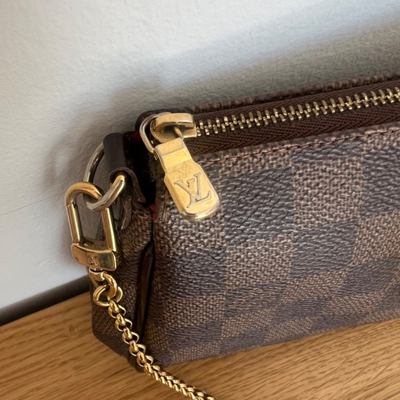 Louis Vuitton Damier Ebene Eva clutch - Picture 4 of 13